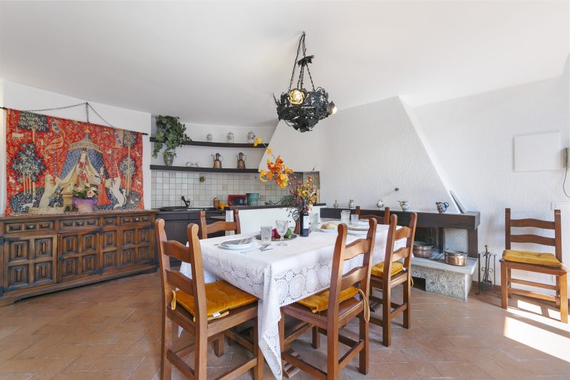 Albert's Castle Apt by Lake Maggiore