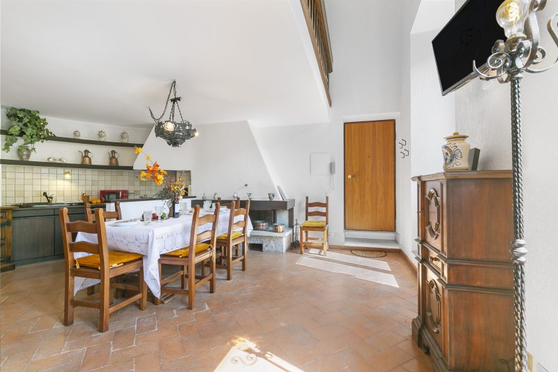 Albert's Castle Apt by Lake Maggiore