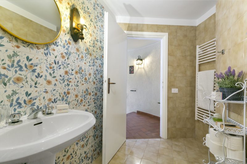 Albert's Castle Apt by Lake Maggiore