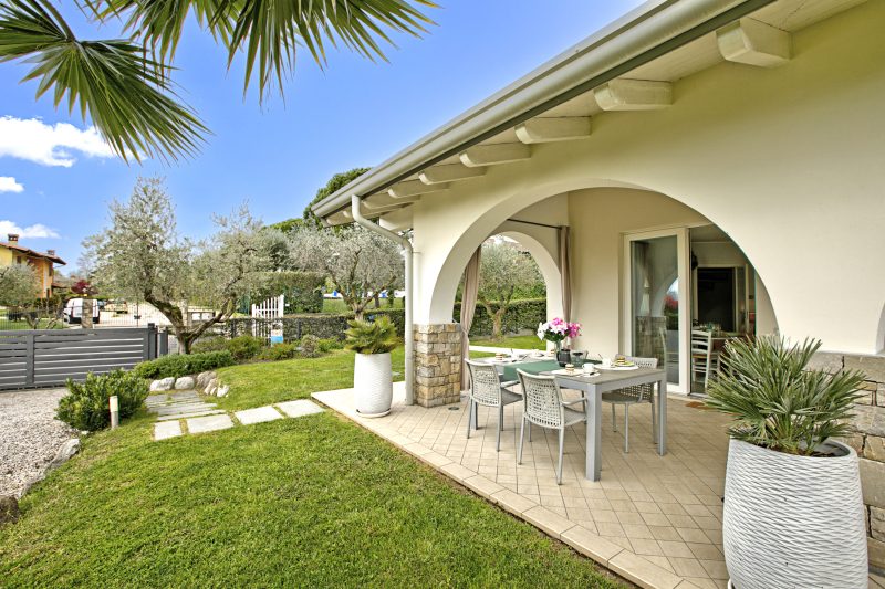 Il Silenzio House- Manerba del Garda Villa with Garden