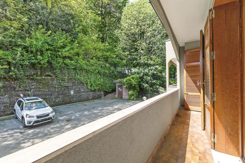 Elegant Panorama Lake View Terrace with Pool