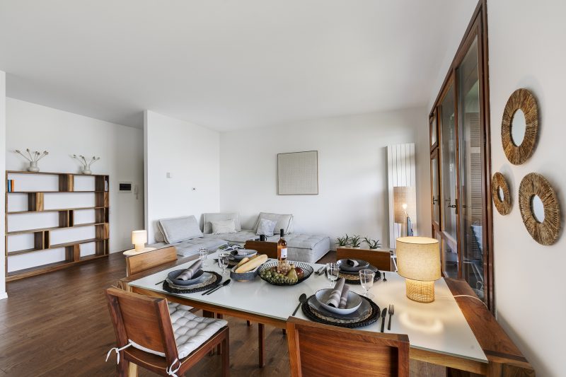 Elegant Panorama Lake View Terrace with Pool