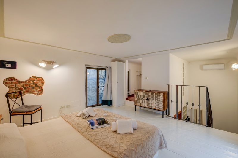 Elegant Loft in CityLife – Wifi - A/C -