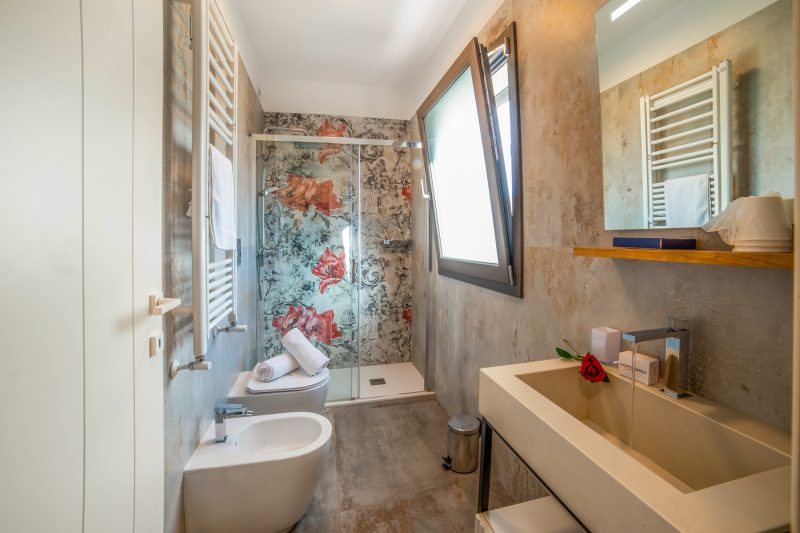 3br Luxury Appt - Pool, Garden & Parking