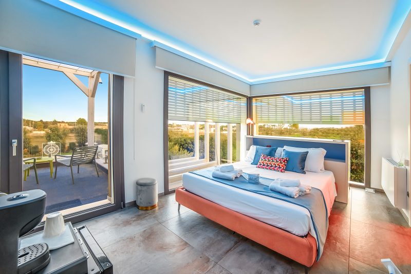 4br Luxury Appt - Pool, Garden & Parking