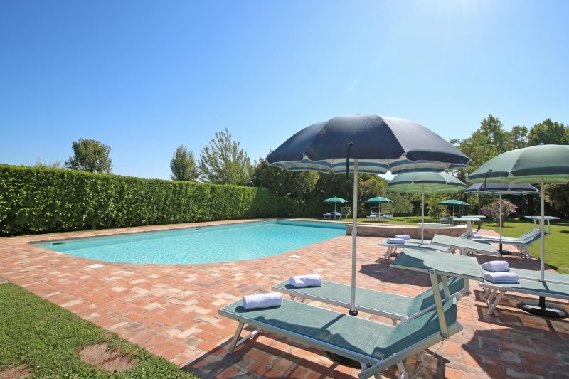 Cosy House Serena- park & shared pool