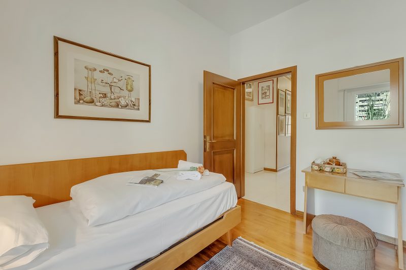 Rosa Apartment, Balcony and AC