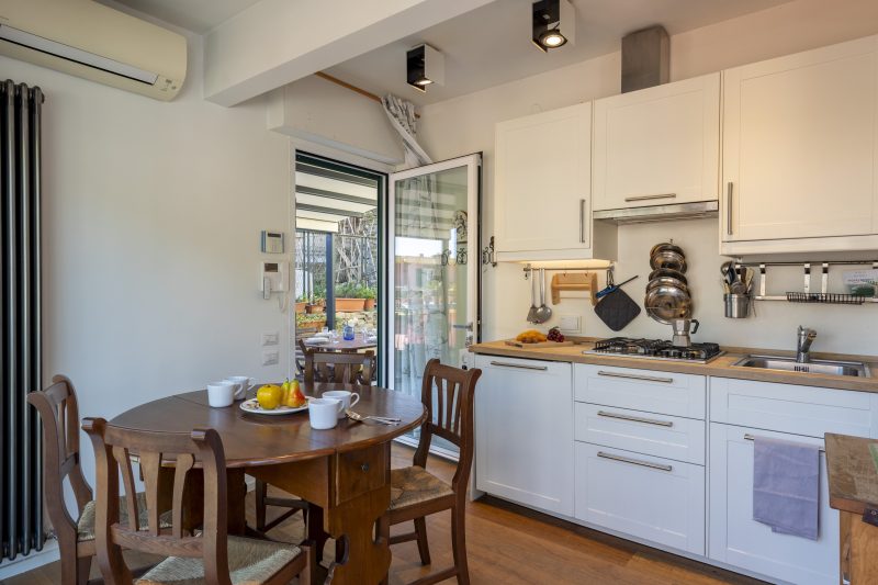 The Blue Window Apartment In Bogliasco