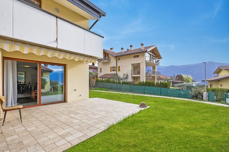 Olimpia Home - Terrace Dining and Pool