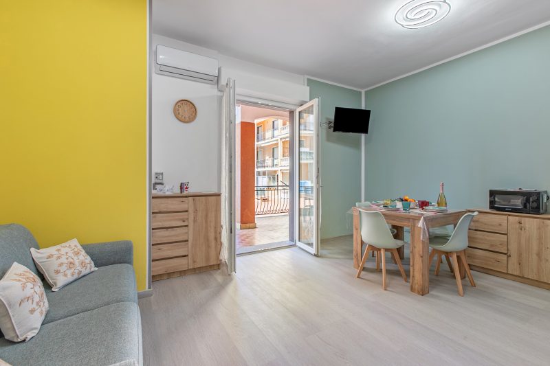La Genzianella - Studio for 4 with Balcony & AC