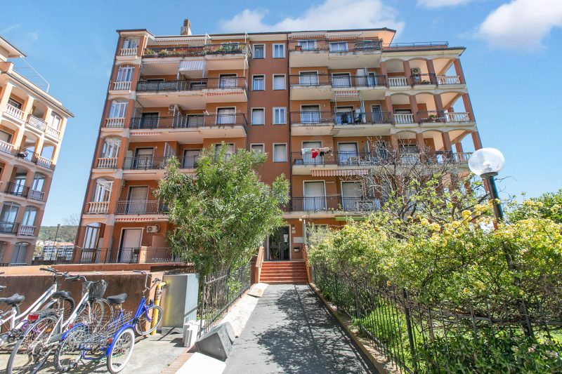 La Genzianella - Studio for 4 with Balcony & AC