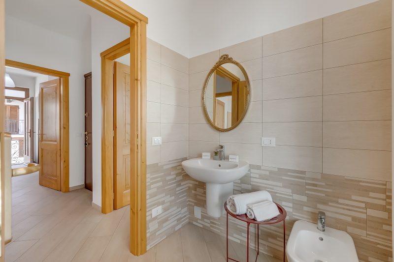 Casa Adelina, Center Apartment with private Garden