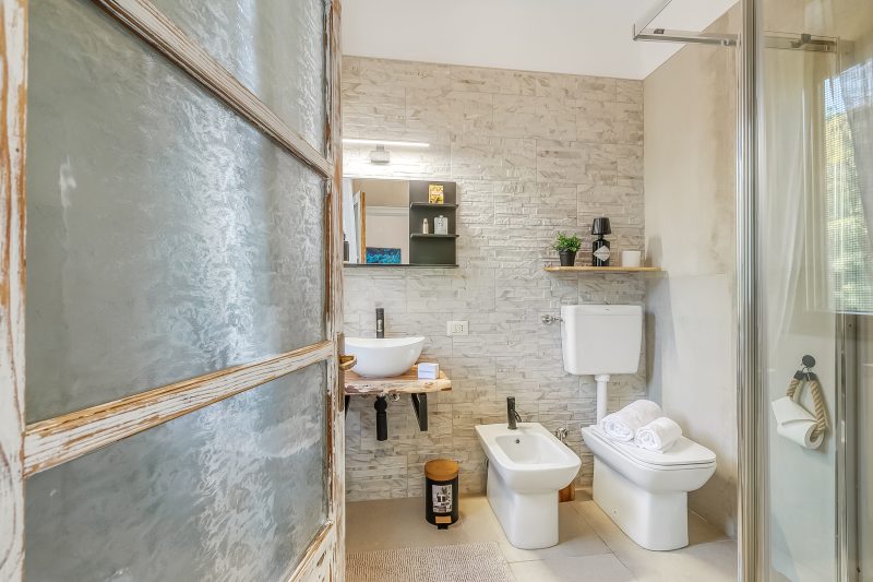 Dimora Della Rocca Private Garden, WIFI, BBQ & Parking