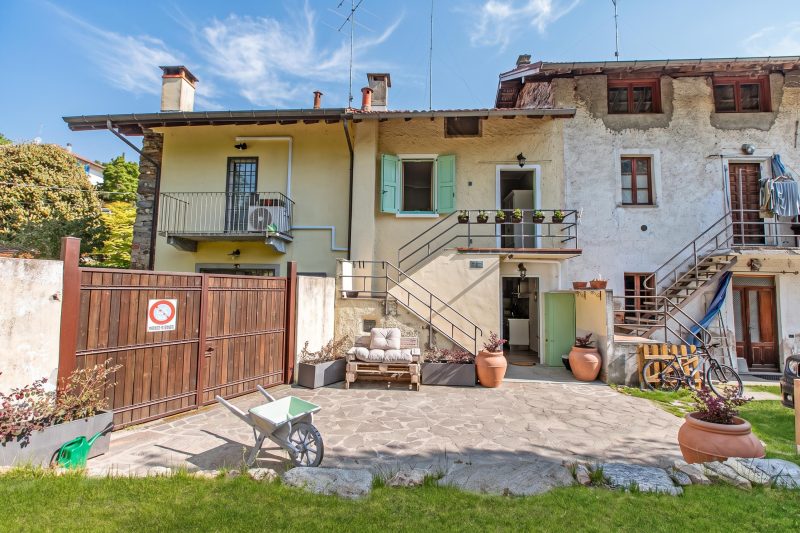 Dimora Della Rocca Private Garden, WIFI, BBQ & Parking