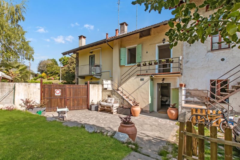 Dimora Della Rocca Private Garden, WIFI, BBQ & Parking