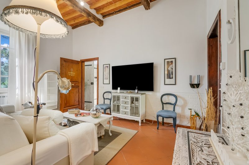 Romantic Apt Jacuzzi,Private Garden & Pet Friendly