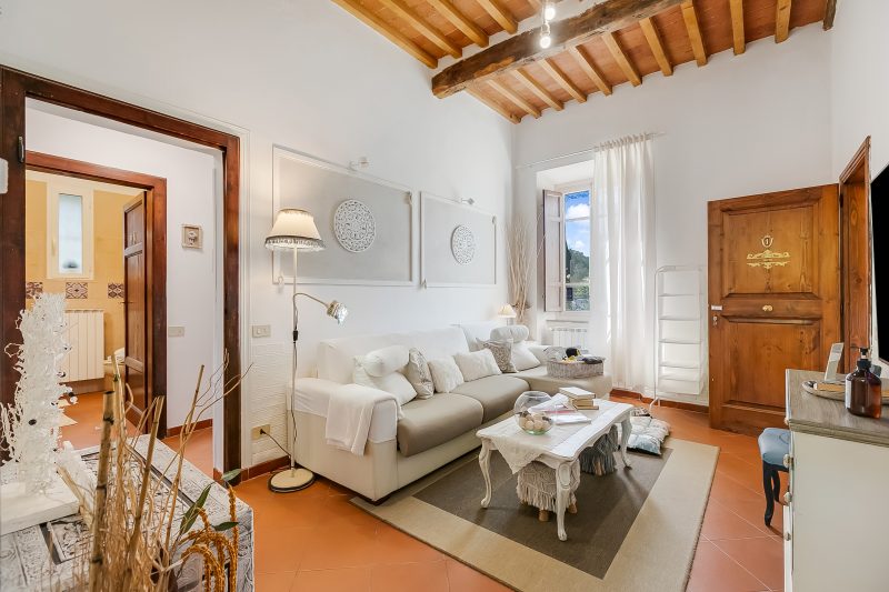 Romantic Apt Jacuzzi,Private Garden & Pet Friendly