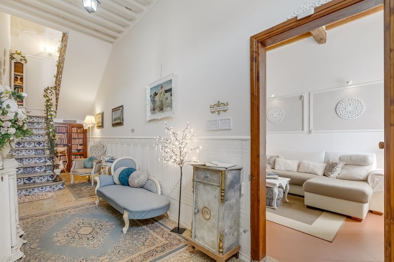 Romantic Apt Jacuzzi,Private Garden & Pet Friendly