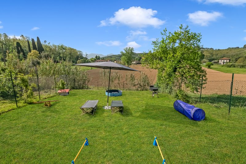 Romantic Apt Jacuzzi,Private Garden & Pet Friendly