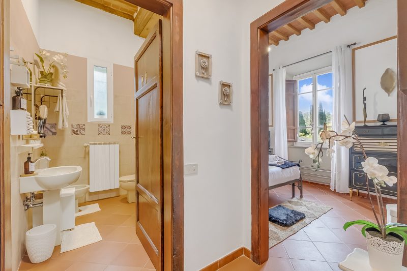 Romantic Apt Jacuzzi,Private Garden & Pet Friendly