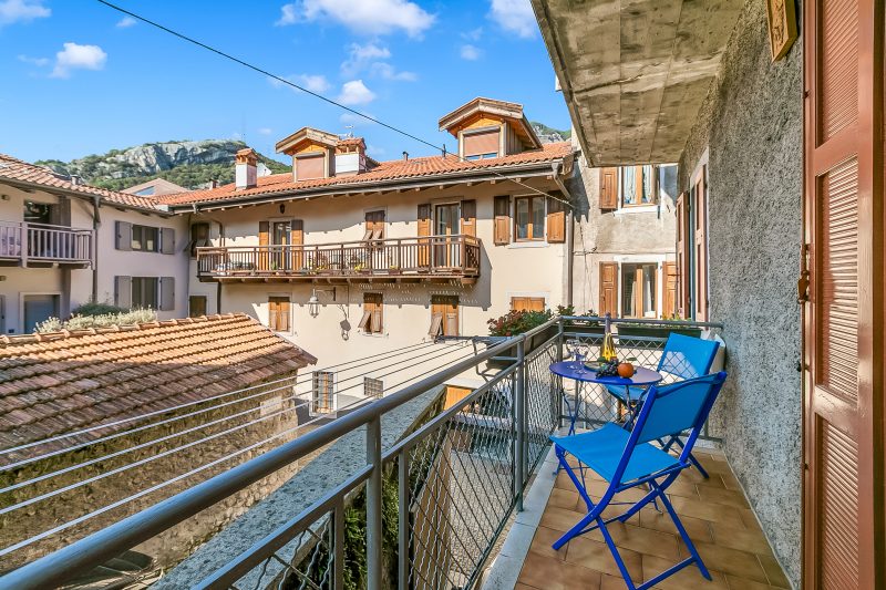Kirribilli House - Central Nago Torbole with Mountain View