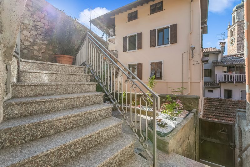 Kirribilli House - Central Nago Torbole with Mountain View