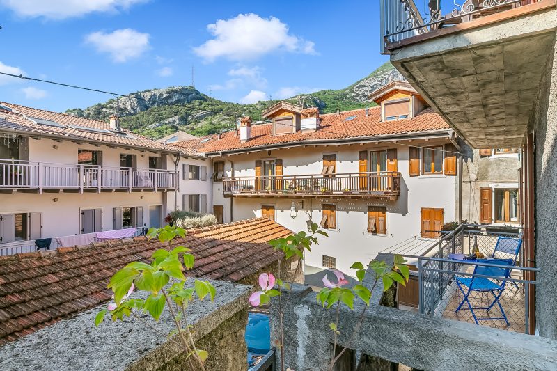 Kirribilli House - Central Nago Torbole with Mountain View
