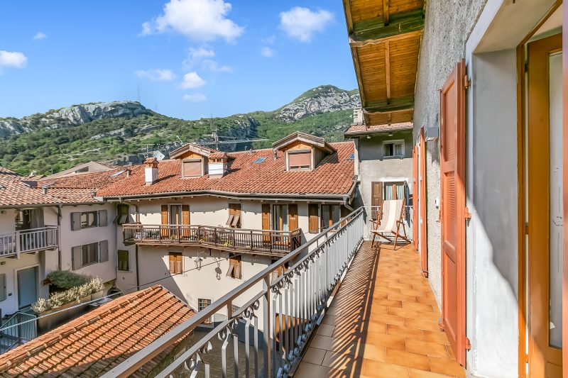 Kirribilli House - Central Nago Torbole with Mountain View