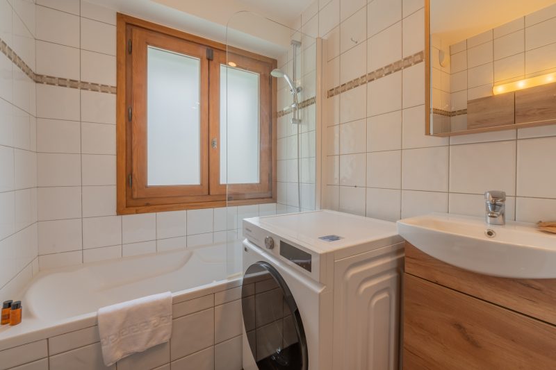 V Balme 26: Beside Ski Lift; Pool, Sauna & Gym