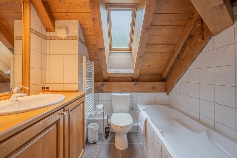 V Balme 26: Beside Ski Lift; Pool, Sauna & Gym