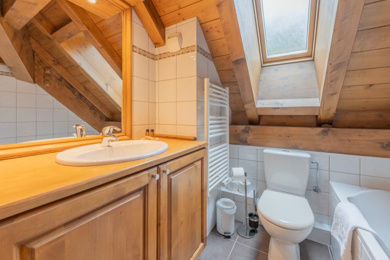 V Balme 26: Beside Ski Lift; Pool, Sauna & Gym