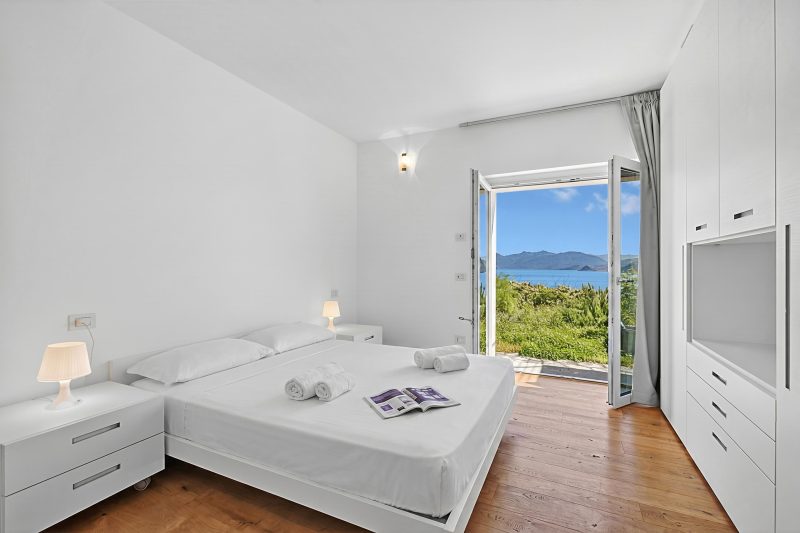 Villa Alessia - 4 bed Villa with Lake Maggiore View