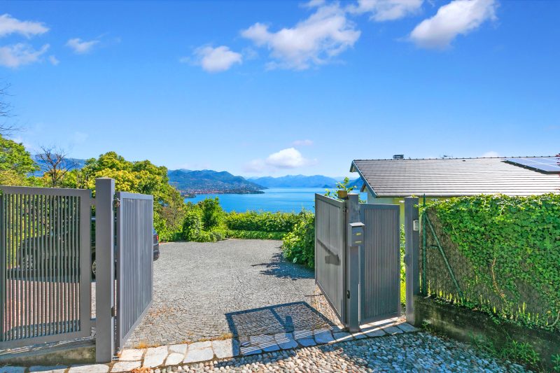 Villa Alessia - 4 bed Villa with Lake Maggiore View