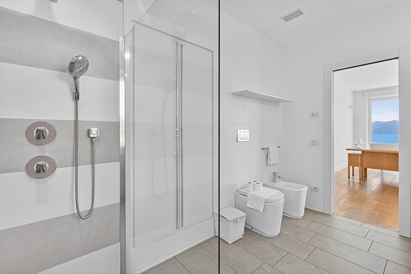 Villa Alessia - 4 bed Villa with Lake Maggiore View