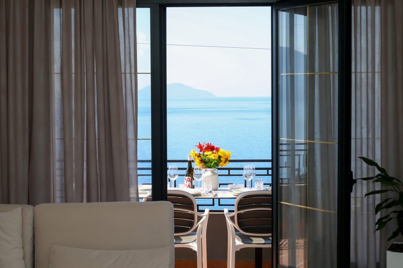 Villa Meminaj With Sea View And Garden