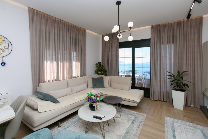 Villa Meminaj With Sea View And Garden