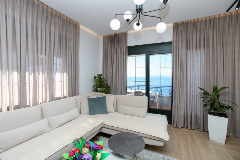 Villa Meminaj With Sea View And Garden