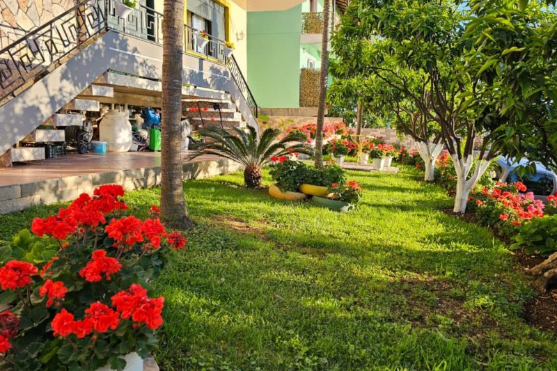 Villa Meminaj With Sea View And Garden