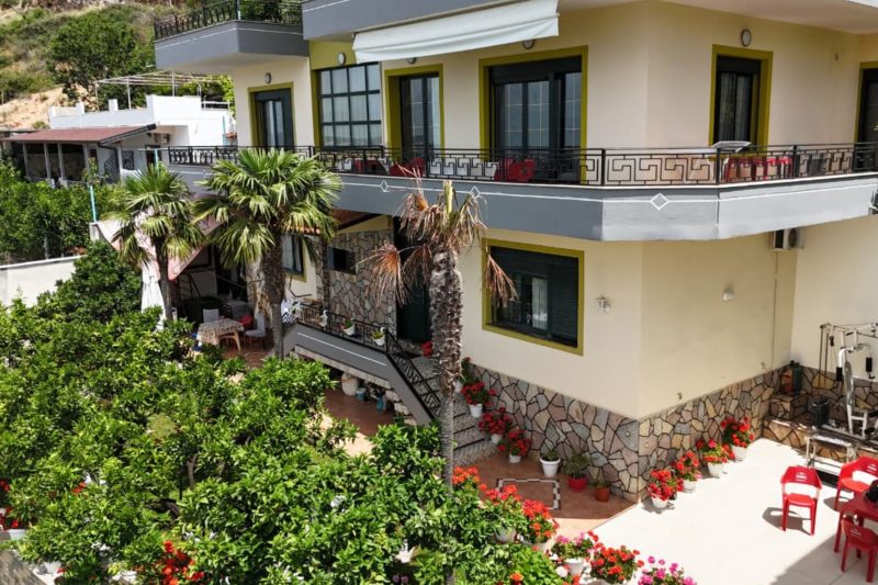 Villa Meminaj With Sea View And Garden