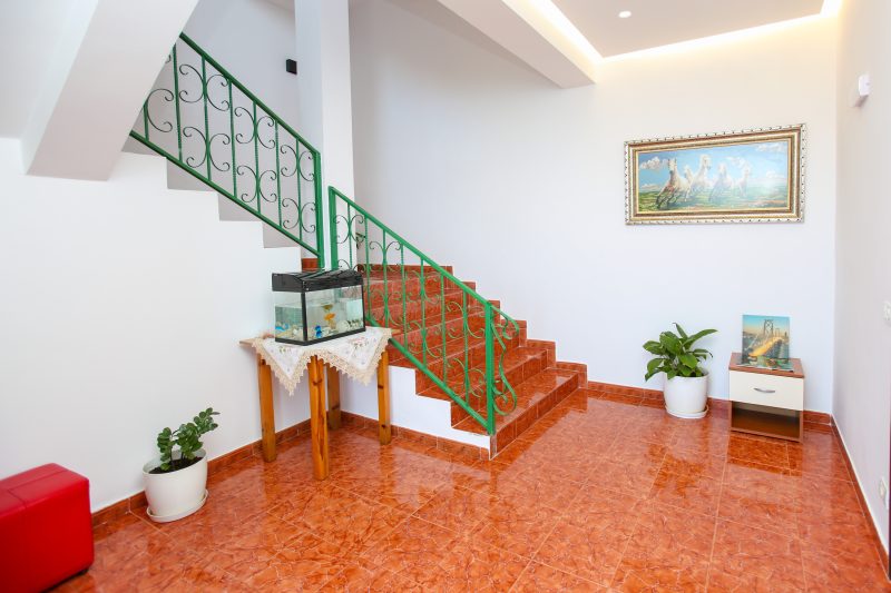 Villa Meminaj With Sea View And Garden