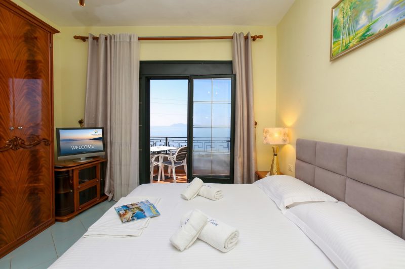 Villa Meminaj With Sea View And Garden