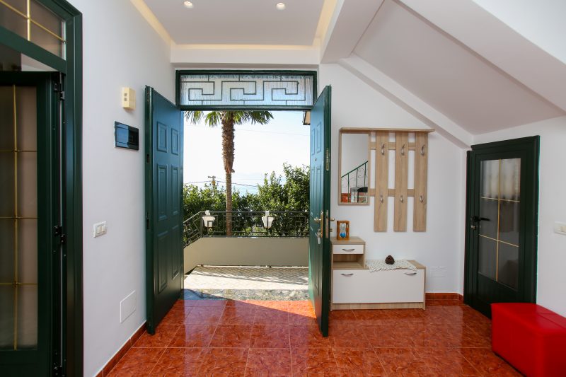 Villa Meminaj With Sea View And Garden