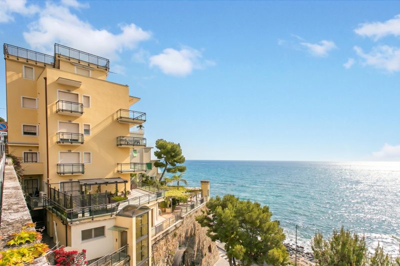 Attico Giancardi - Beachfront Sea-View Terrace