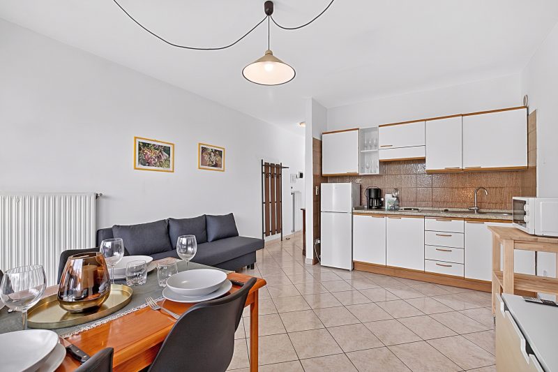 Lagotissimo 17 - Apartment with Balcony View and Pool