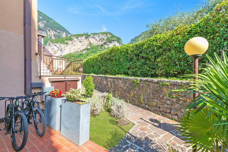 Lagotissimo 17 - Apartment with Balcony View and Pool