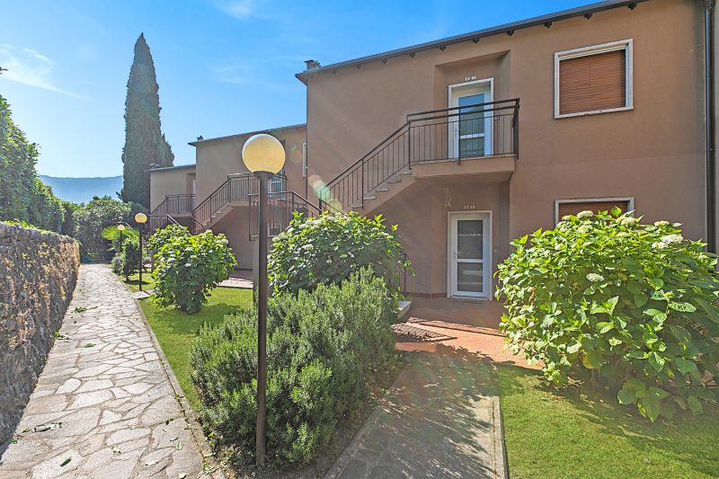 Lagotissimo 17 - Apartment with Balcony View and Pool