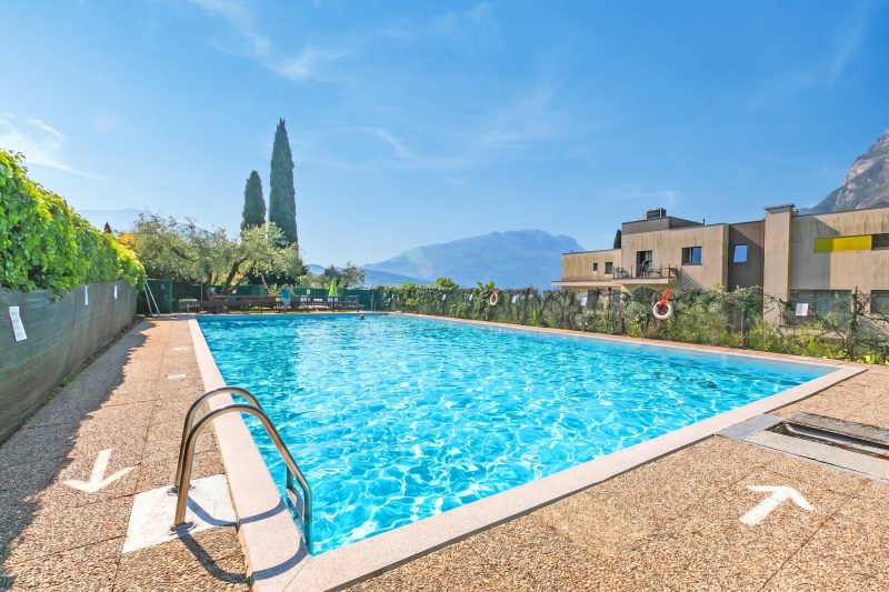 Lagotissimo 17 - Apartment with Balcony View and Pool