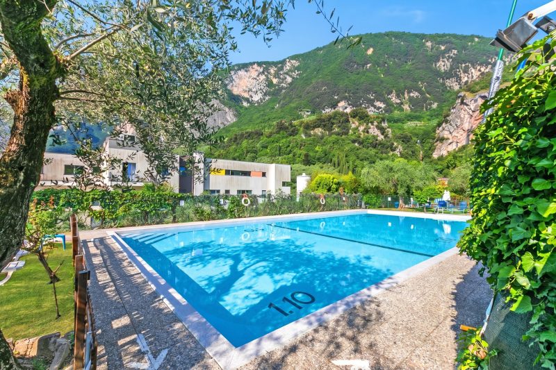 Lagotissimo 17 - Apartment with Balcony View and Pool