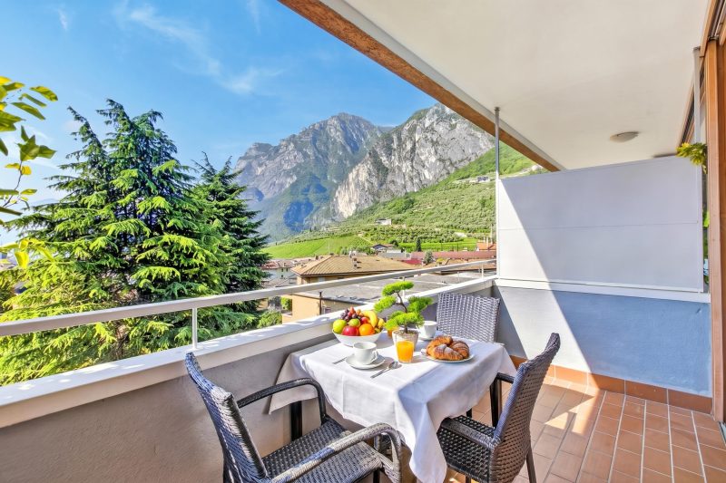 Lagotissimo 17 - Apartment with Balcony View and Pool