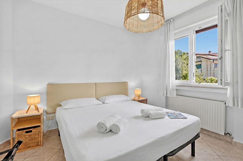 Lagotissimo 17 - Apartment with Balcony View and Pool